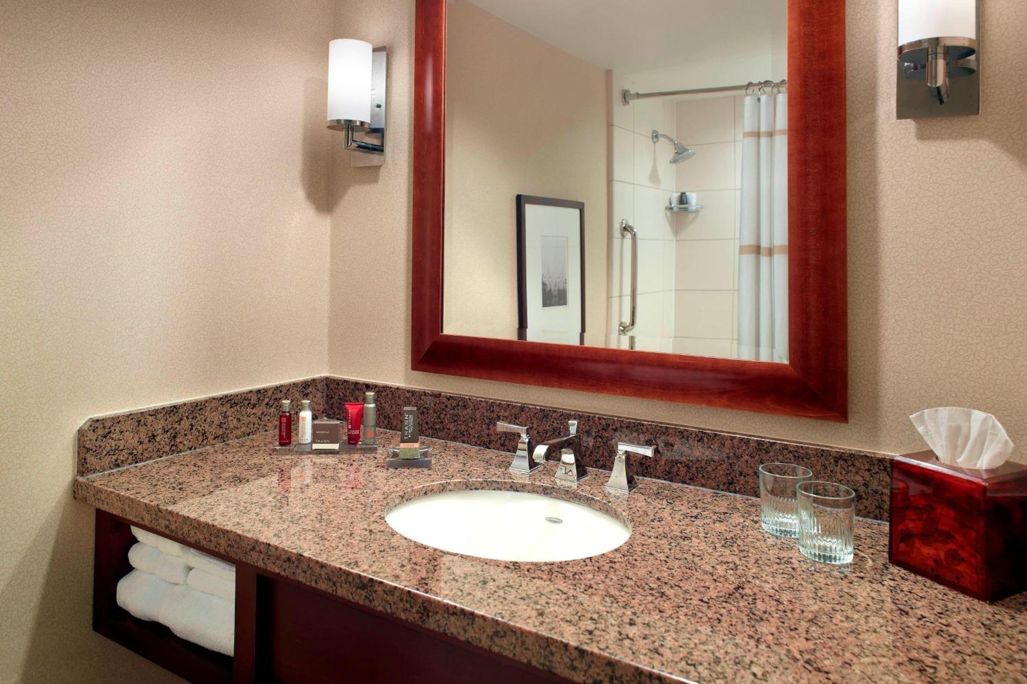 New Orleans Marriott Metairie At Lakeway Eksteriør billede